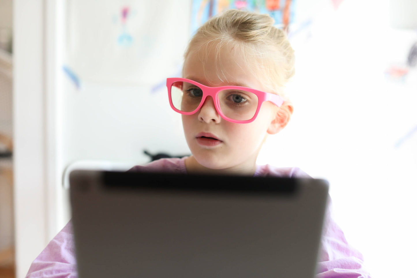 Babiators Blue Light Glasses Navigator: Think Pink! / Ages 3-5